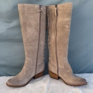 NWOT Sofft‎ Womens Sharnell Heel Size 6M Cashmere Suede